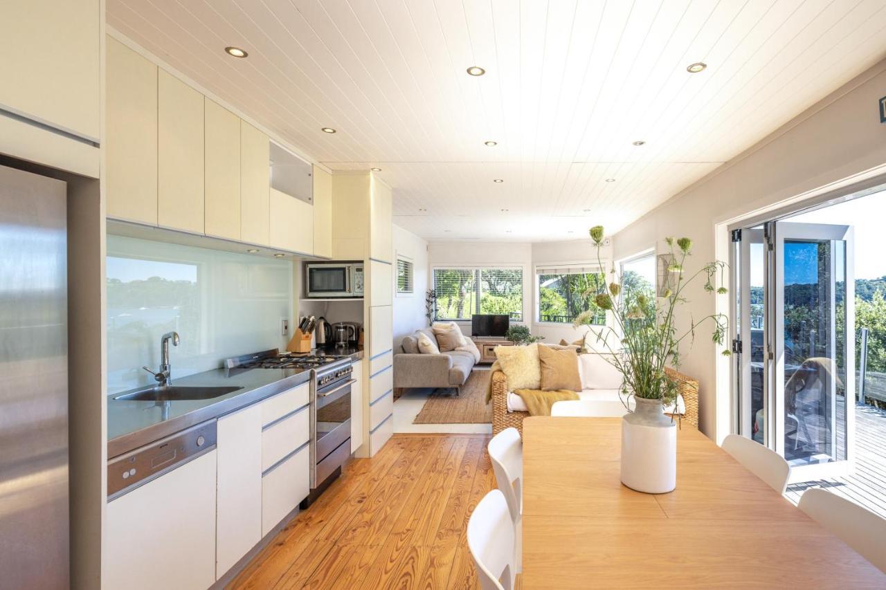 Tawa Cottage - Coast & Country Oneroa Exterior foto